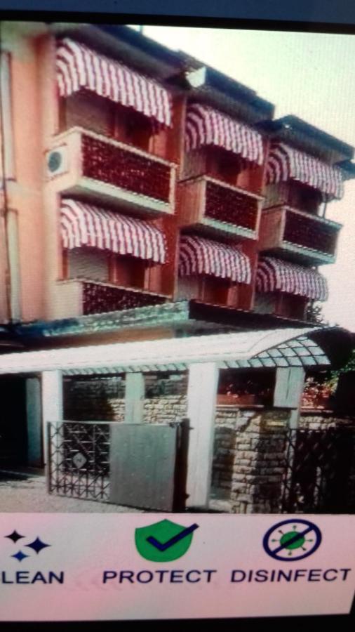 Hotel Matilde Marina di Massa Bagian luar foto